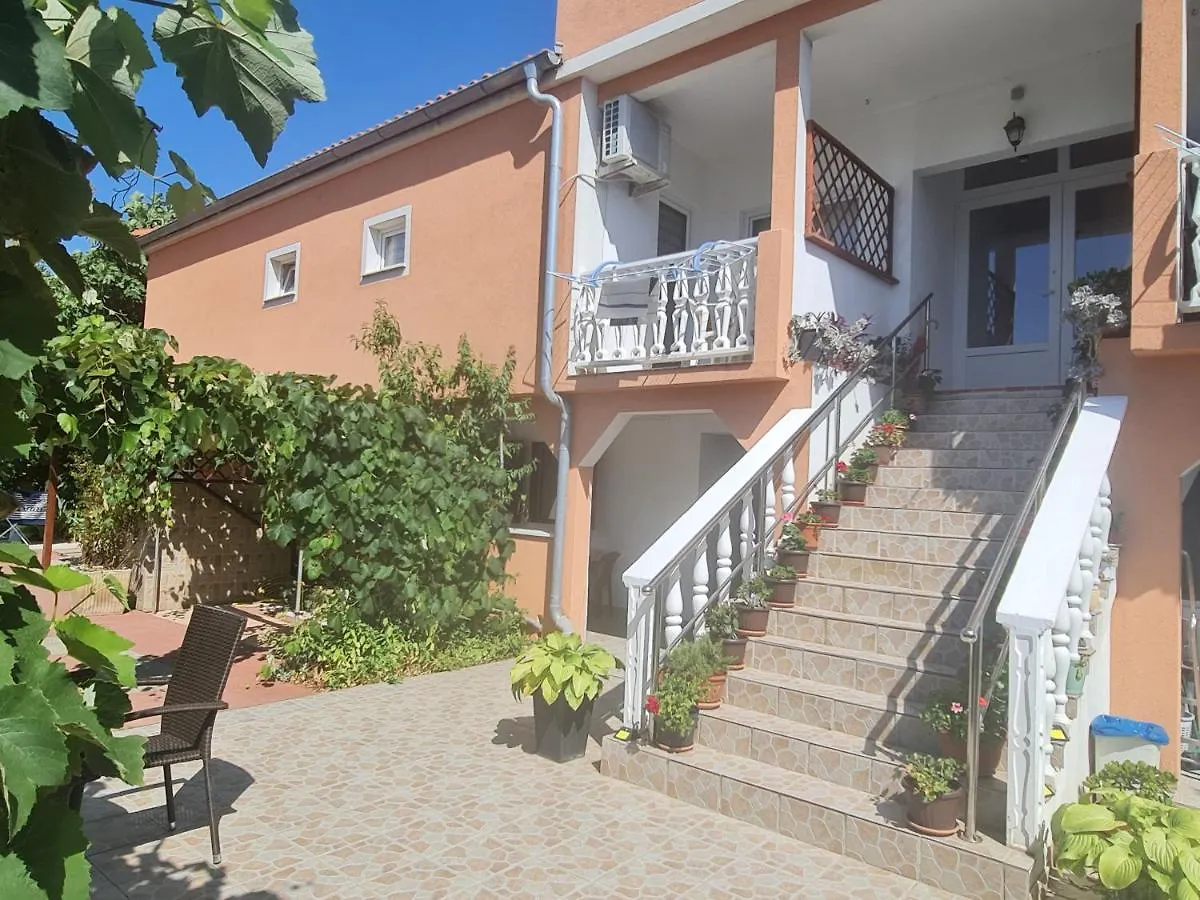 Apartmani Jadro Vir 0*,