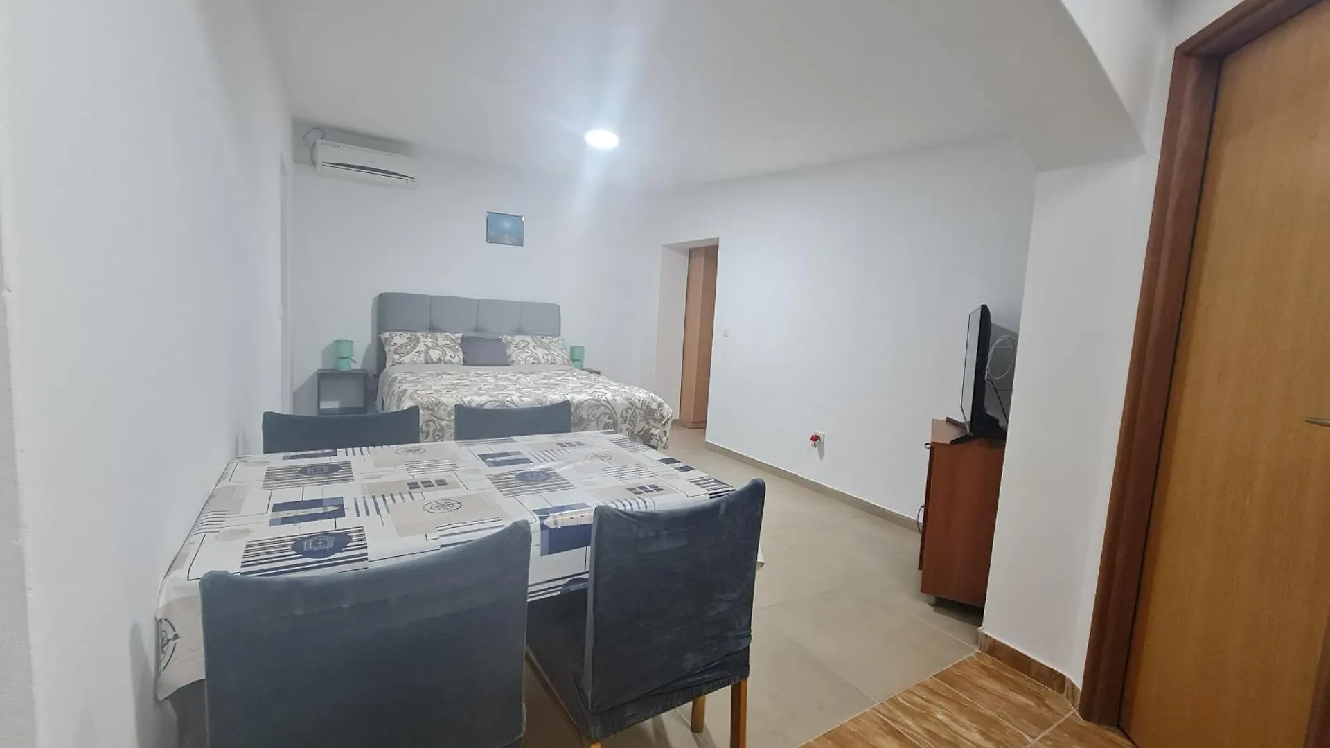 Apartment Apartmani Jadro Vir Croatia