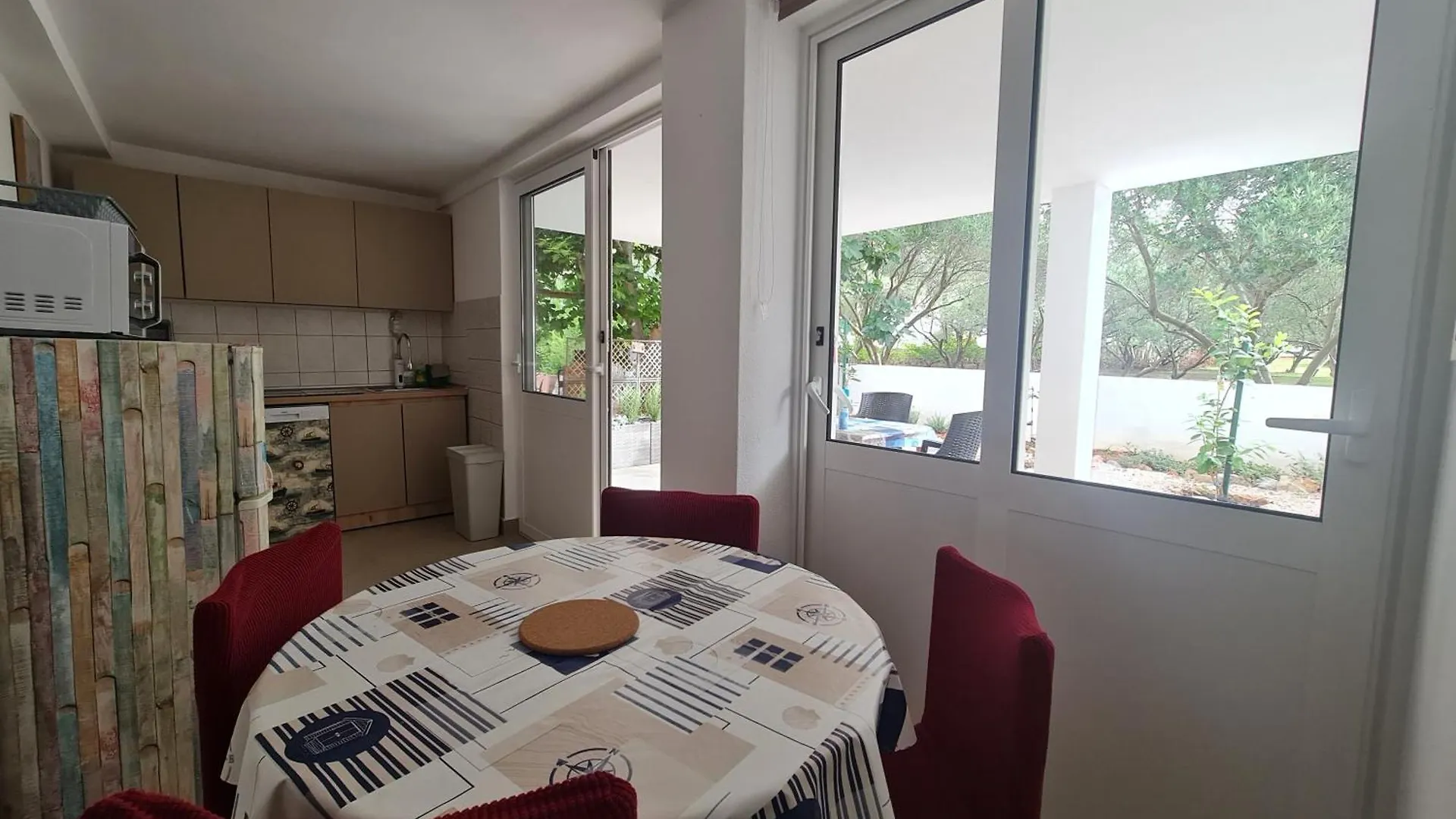 Apartmani Jadro Vir 0*,  Croatia