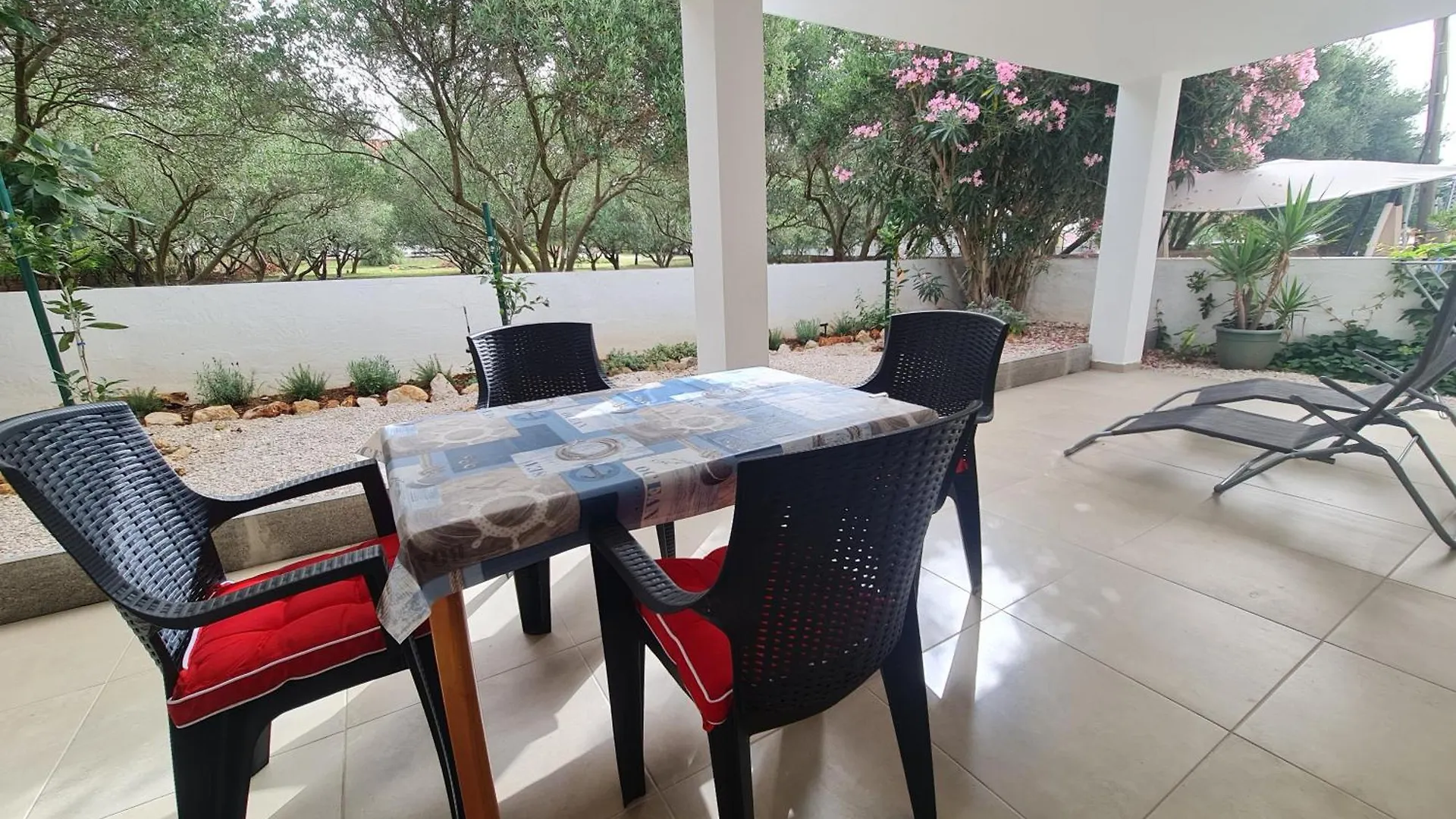 Apartment Apartmani Jadro Vir Croatia