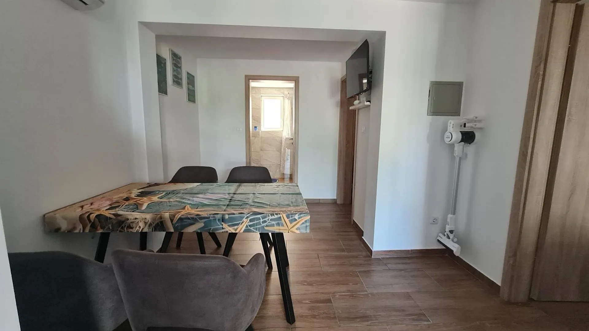 Apartmani Jadro Vir 0*,