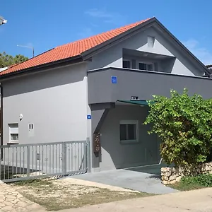 Apartmán Boja, Vir