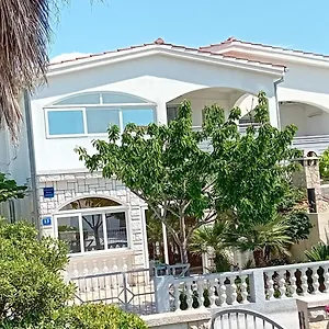 Apartmán Apatmani Peternel, Vir