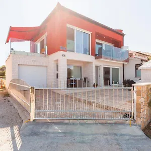 Apartmán Svetec, Vir